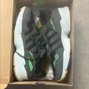 Adidas Sneakers - yung 96 worn 1x basically brand new in excellent condition